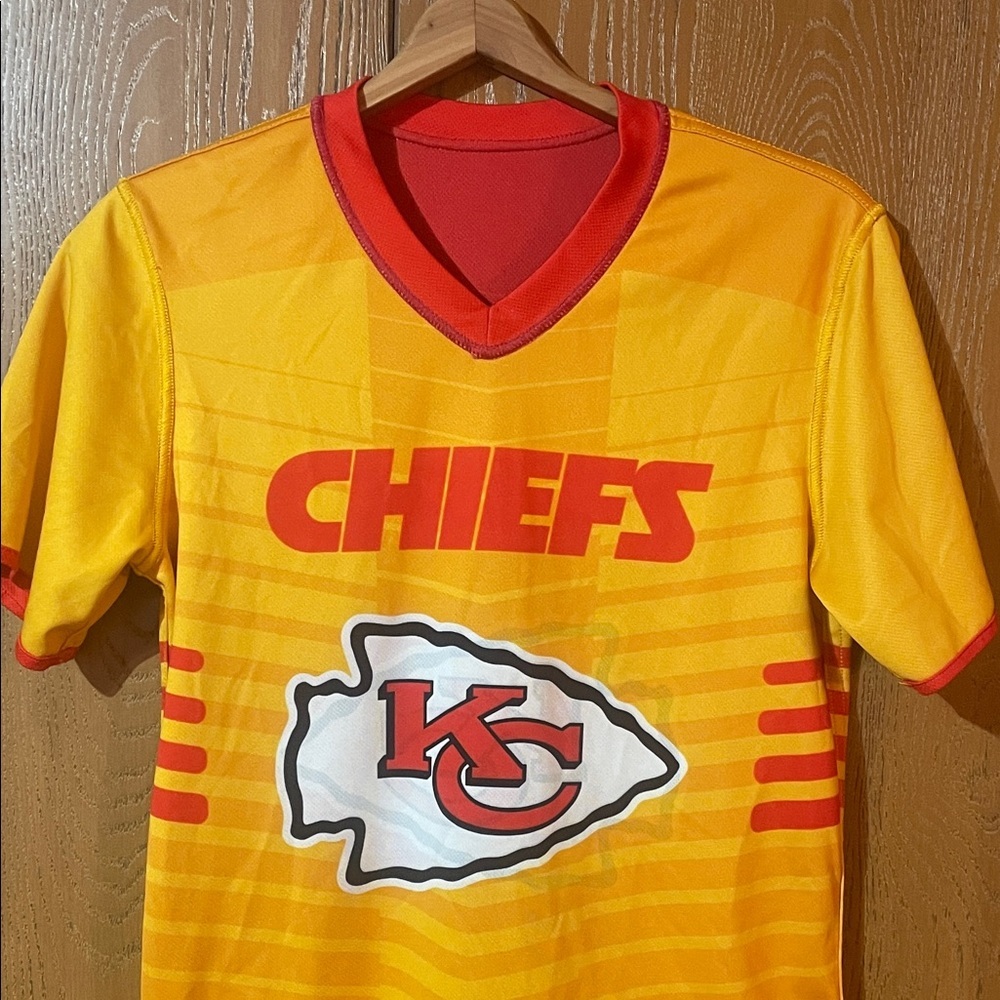 Red Chiefs Graphic T-Shirt Flag football - Reversible - Picture 4 of 5